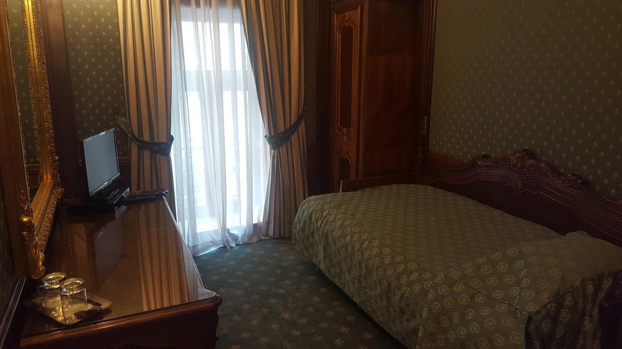 Hotel Casa Capsa Bükreş Dış mekan fotoğraf